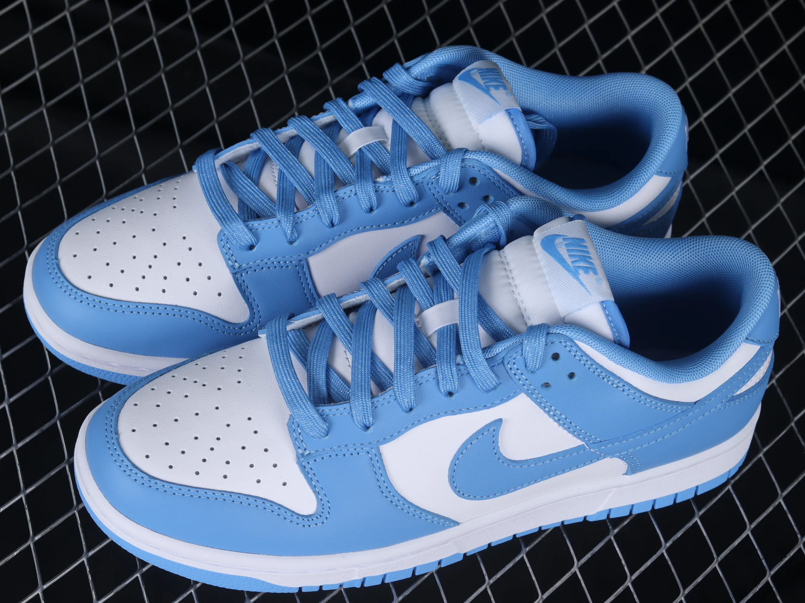 All categories Nk SB Dunk series Nk SB Dunk Low low-top sneakers M version pure original Nk Dunk Low "University Blue" white blue North Carolina white blue Dunk series low-top casual sports skateboard shoes DD1391-102